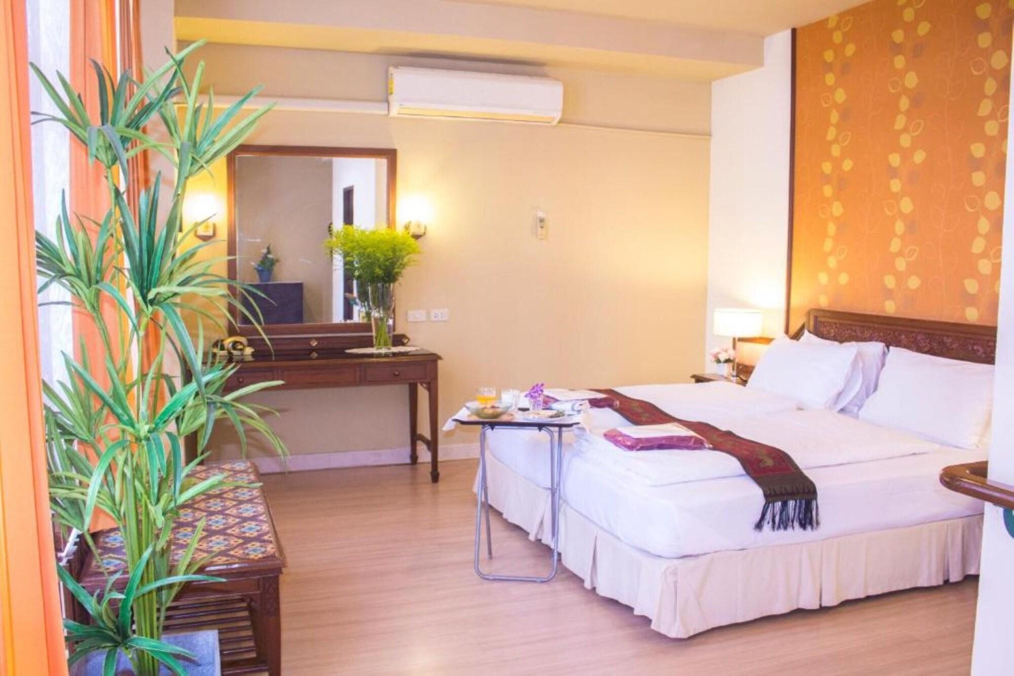 People Place Boutique In Town Hotel - SHA Extra Plus Chiang Mai Extérieur photo