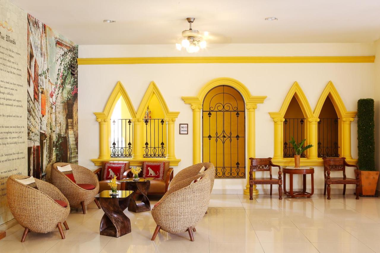 People Place Boutique In Town Hotel - SHA Extra Plus Chiang Mai Extérieur photo